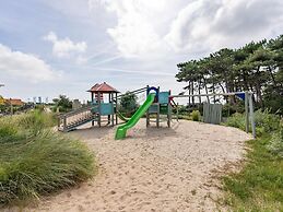 Ameland Lodge w/ Veranda