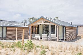 Ameland Lodge w/ Veranda