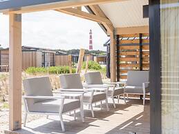 Ameland Lodge w/ Veranda