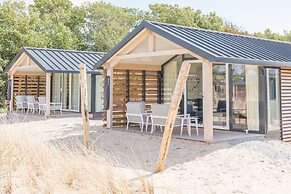 Ameland Lodge w/ Veranda