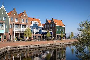 Lakeside Villa in Volendam