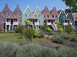 Lakeside Villa in Volendam