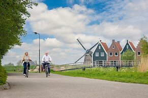 Lakeside Villa in Volendam