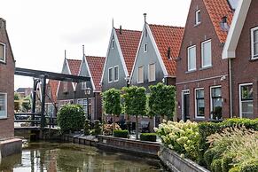 Lakeside Villa in Volendam