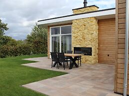 Cozy Garden Home w/ Fireplace