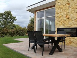 Cozy Garden Home w/ Fireplace