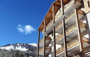 Chalet in Praroustan With Mountain Views