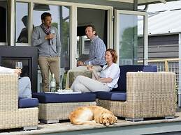 Lakeside Villa Near Sneekermeer