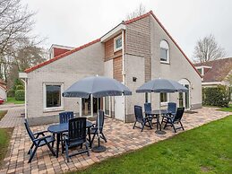 Villa in Arcen With Shower & Garden