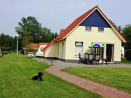 Chalet in Bergumermeer by the Canal