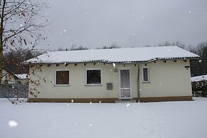 Bungalow Near Eifel Ski Lift