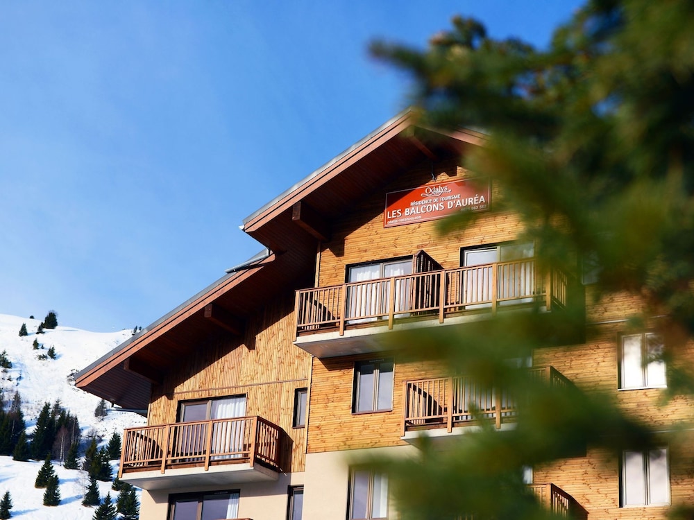 Cozy Chalet for You & Tails