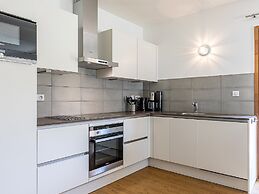 Charming Alps Apartment