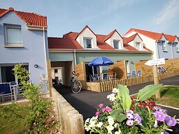 Spacious Coastal Apt w/ Garden