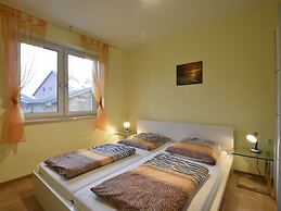 Idyllisches Ferienhaus mit Uberdachter Terrasse
