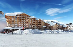 Chalet in Paradiski With Spa & Pool Access