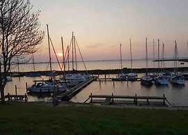 Detached House With Dishwasher Near Hoorn