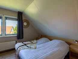 Detached House With Dishwasher Near Hoorn