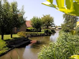 Detached House With Dishwasher Near Hoorn