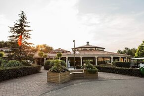 Nature-set Villa With Microwave Oven