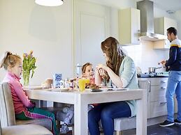 Villa With Sauna & Bubble Bath in Limburg
