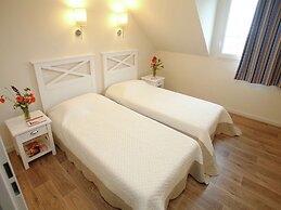Relaxing Coastal Apt for 8