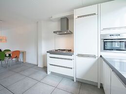 Nice House With Dishwasher, Near Amsterdam