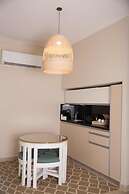 Redcon Suites