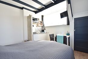 Elegant Studio Near Beach