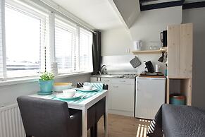 Elegant Studio Near Beach