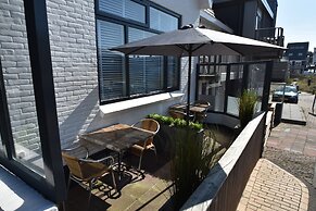 Elegant Studio Near Beach