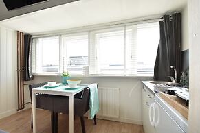 Elegant Studio Near Beach