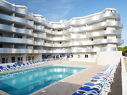 Airy Stay by the Mediterranean