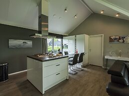 Relaxing Home Close to Diving Spots