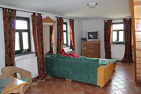 Schones Ferienhaus in Dargun mit Pool