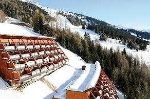 Alpine Retreat w/ Balcony