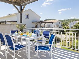 Airy Holiday Home With Garden