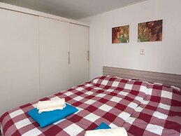 Chalet Retreat Near Forest