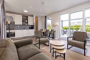 Modern Lodge With two Bathrooms, Near the Beach