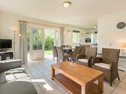 Spacious Nature Villa, Paasloo