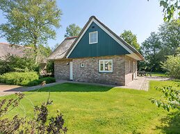 Spacious Nature Villa, Paasloo