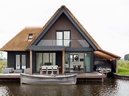 Luxury Villa on the Water