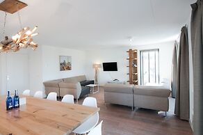 Villa Oesterdam Sleeps 12 Persons