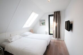 Villa Oesterdam Sleeps 12 Persons