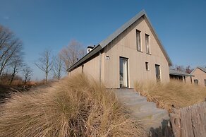 Villa Oesterdam Sleeps 12 Persons