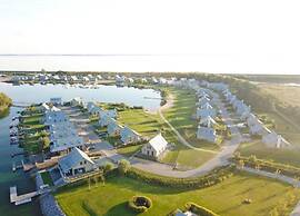 Villa Oesterdam Sleeps 12 Persons