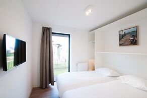 Villa Oesterdam Sleeps 12 Persons