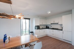 Villa Oesterdam Sleeps 12 Persons