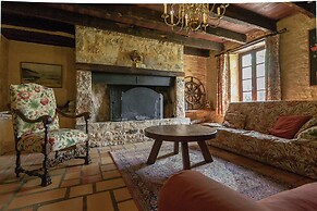 Charming Estate Dordogne With Pool
