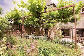 Charming Estate Dordogne With Pool